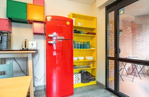 Distrito Llano Apartment | Room 'Gijón' with Private Terrace and Wi-Fi