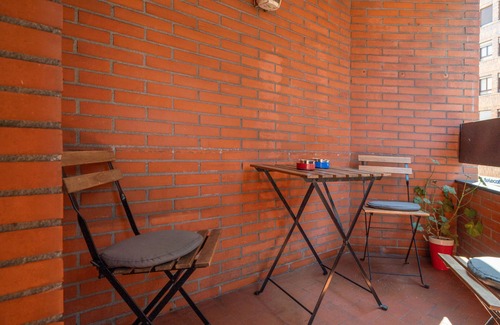 Distrito Llano Apartment | Room 'Gijón' with Private Terrace and Wi-Fi
