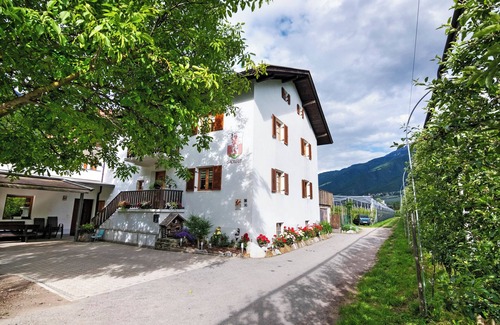 Castelbello-Ciardes Apartment | Room 'Golden' with Mountain View, Shared Terrace and Wi-Fi