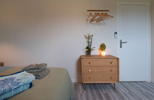 Ploeren Bed & Breakfast | Room 'Houat' with shared terrace, Wi-Fi and air conditioning