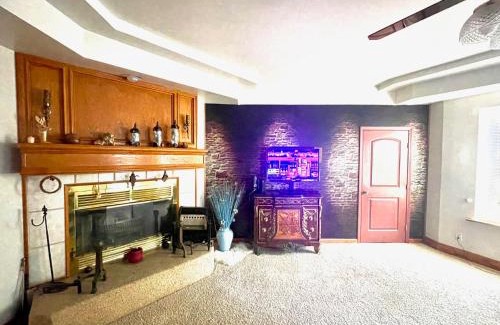 Northeast Kansas City House | Room in a house