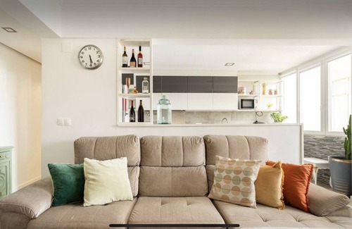 Reboleira Apartment | Room in apartment shared with other guests