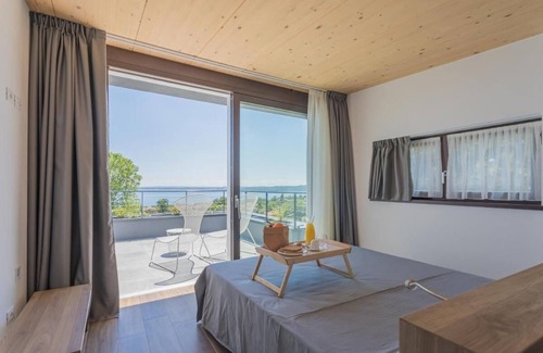 Moniga del Garda Bed & Breakfast | Room in B&B - Insula Felix - Deluxe Double Room With Balcony and Sea View
