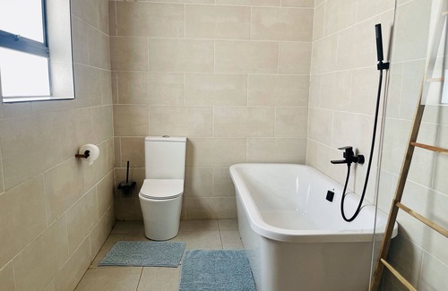 Northam House | Room in B&B - Trendybliss Guest House - N0296