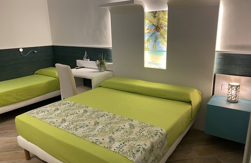 Giovinazzo House | Room in B&B - Triple Room in B&b - a Stone's Throw From the sea