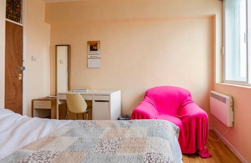 Euston Bed & Breakfast | Room in Central London