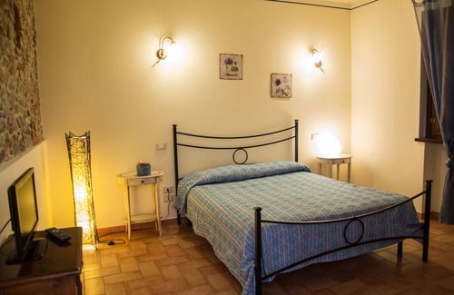 Montecarlo House | Room in Farmhouse - Hortensia Apartment