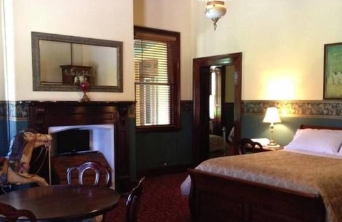 Dubbo House | Room in Historic Ranelagh House on acres, 2 km to CBD
