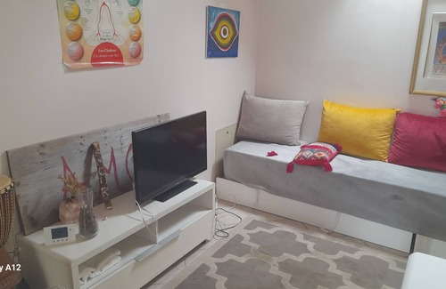 Auxerre House | Room in spacious house