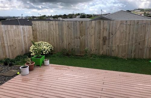 Pukekohe House | Room in Stand alone family house - Pukekohe