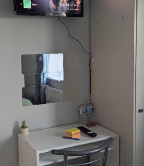 Swanscombe House | Room in Swanscombe, Kent