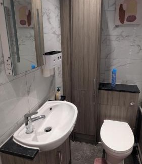 Swanscombe House | Room in Swanscombe, Kent