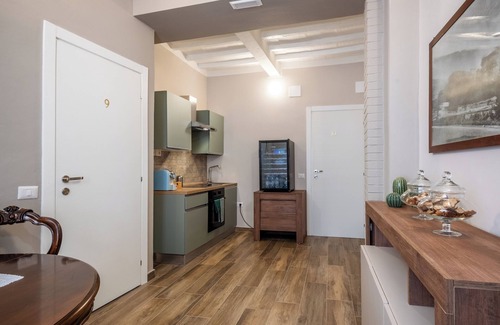 Ponte dʼArbia Apartment | Room 'L'arco Del Pellegrino' with Wi-Fi and Air Conditioning