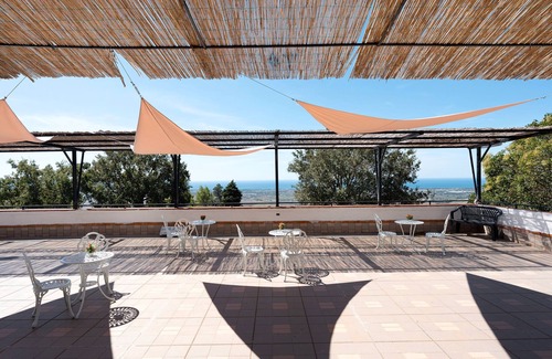 Capaccio-Paestum Apartment | Room 'La Fiesta' with Sea View, Wi-Fi and Air Conditioning