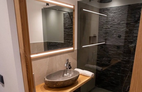 San Genesio Atesino House | Room 'Lanzenschuster Sternenhimmel' with Mountain View and Spacious Shared Terrace