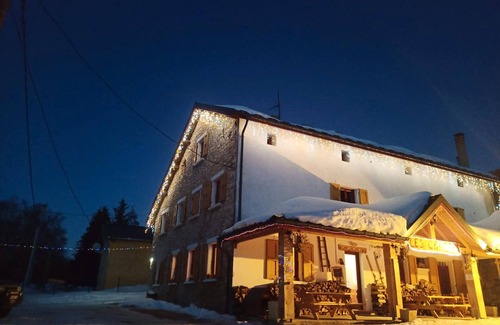 Vassieux-en-Vercors Apartment | Room 'Les Carlines 2' with Mountain View, Shared Terrace and Wi-Fi