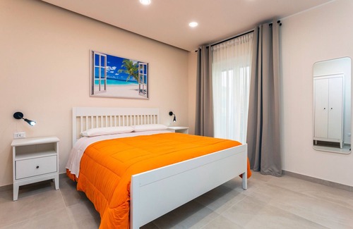 Misterbianco Bed & Breakfast | Room 'Mandarino' with Mountain View, Wi-Fi and Air Conditioning