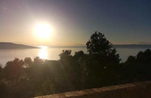 Cres House | Room No stress on Cres