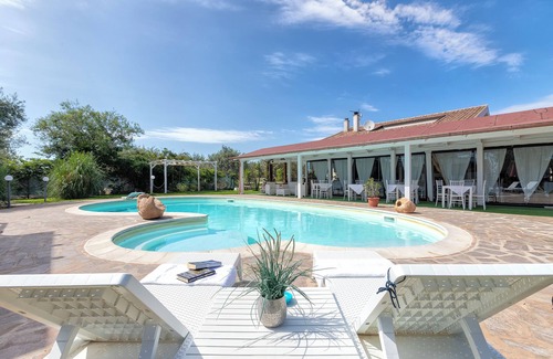Sorso Apartment | Room 'Oleandro' with Shared Pool, Private Terrace and Air Conditioning