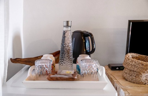 Sant Carles de Peralta Apartment | Room 'Olivo' with Mountain View, Wi-Fi and Air Conditioning