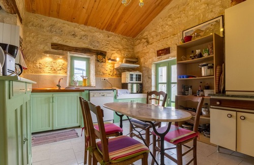 Tournecoupe House | Room ORANGE, Bed and Breakfast Saint Roch, indoor heated pool