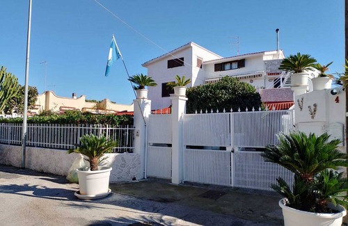 Leporano Marina Apartment | Room 'Orchidea' with Sea View, Shared Terrace and Air Conditioning