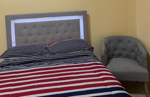 Edinburg House | Room, Private Restroom and Entrance