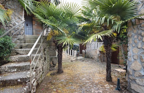 Armamar Apartment | Room 'Quarto 6 - Gojim Casa Rural' with Mountain View, Wi-Fi and Air Conditioning