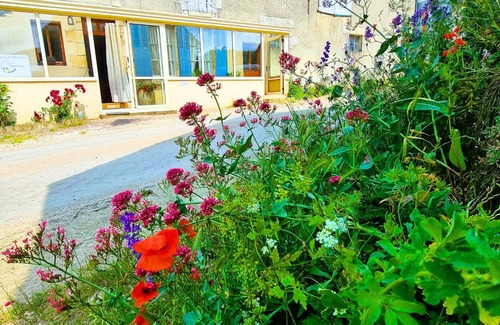 Treigny House | Room rental Bienvenue chez Mémé chambre de Lucette