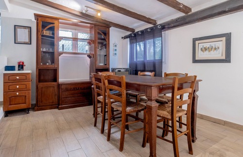 Porto Ercole Apartment | Room 'Scirocco' with Shared Terrace, Wi-Fi and Air Conditioning