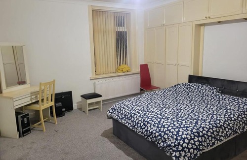 Oldham House | Room shared in 3bedroom house in Oldham Manchester