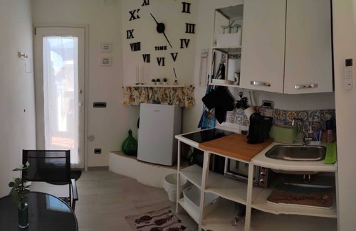 Tiggiano House | Room 'Stanza Otranto' with Shared Terrace, Wi-Fi and Air Conditioning