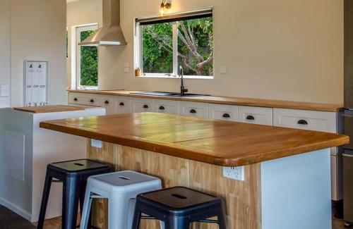 Nelson House | Room to move with a rural feel in Nelson city.