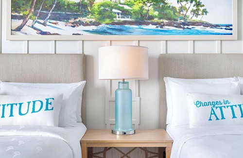 I-435 West KC-KS Hotel | Room w/Balcony Overlooking Pool – Your Tropical Escape Awaits