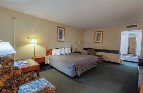 Allison Hotel | Room w/Microwave & Fridge Near Route 66 – Great For Quick Lunch Stops In Gallup