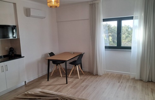 Castelo Apartment | Room with private bathroom and pine forest view at Casa das Vinhas in Sesimbra