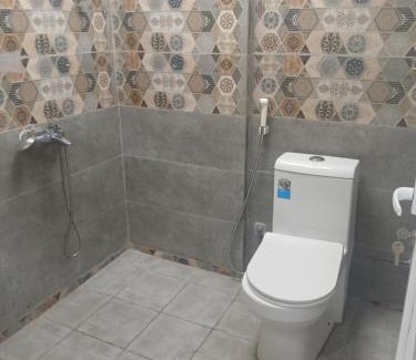 Bawshar House | Room with private bathroom in a flat