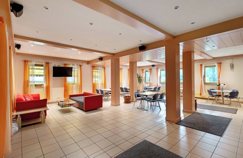 Markt Erlbach House | Room 'Zimmer 19' with Private Terrace, Shared Garden and Wi-Fi
