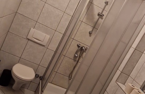 Markt Erlbach House | Room 'Zimmer 22' with Shared Terrace, Shared Garden and Wi-Fi
