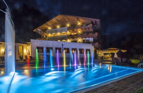 Filzmoos Apartment | Room "Zirbenstein with east-facing balcony", 1-3 nights - Landhotel Alpenhof