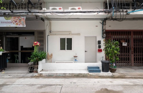 Phra Khanong House | Roombix CityHouse -CozyHouse Near Bts for 12 ppl - RB4