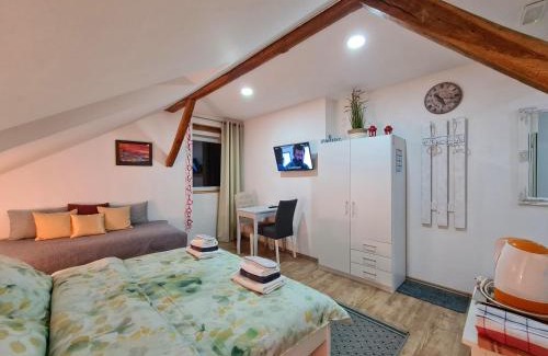 Slunj House | Rooms Garden