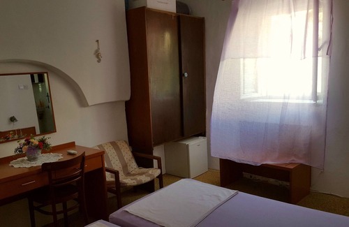 Lopud Island Apartment | Rooms Milena - Double or Twin Room with Private Bathroom