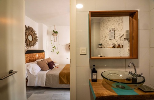 Central District House | Rooms VITA & BAR