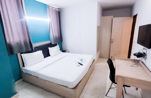 Delhi Hotel | Roomshala 150 Happy Inn Vinod nagar