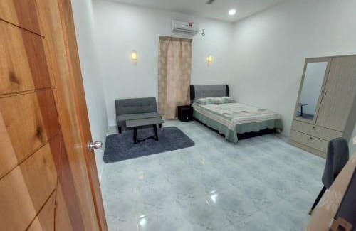 Kemasik House | Roomstay umi