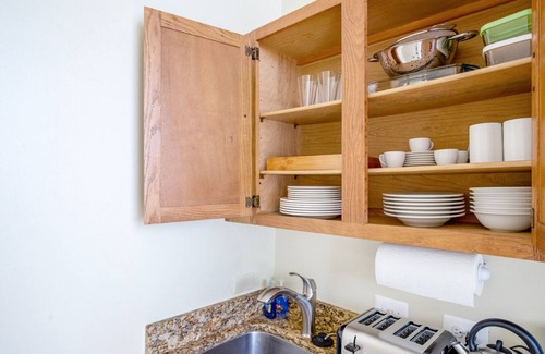 Adams Morgan Apartment | Roomy Dupont Circle 2BR nr. U Street, Metro & Glen’s Mkt, by Blueground