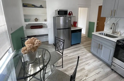 Port Chester Apartment | Roomy Entire 2 Bed-room Apartment ~ 1 min to Train for NYC