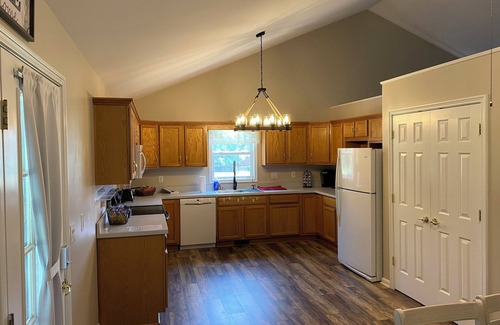 Jeffersonville - Clarksville House | Roomy home in River Ridge area of Jeffersonville