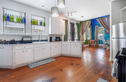 Montgomery Cottage | Roomy Madison Ave Retreat "Near Downtown & Maxwell AFB"